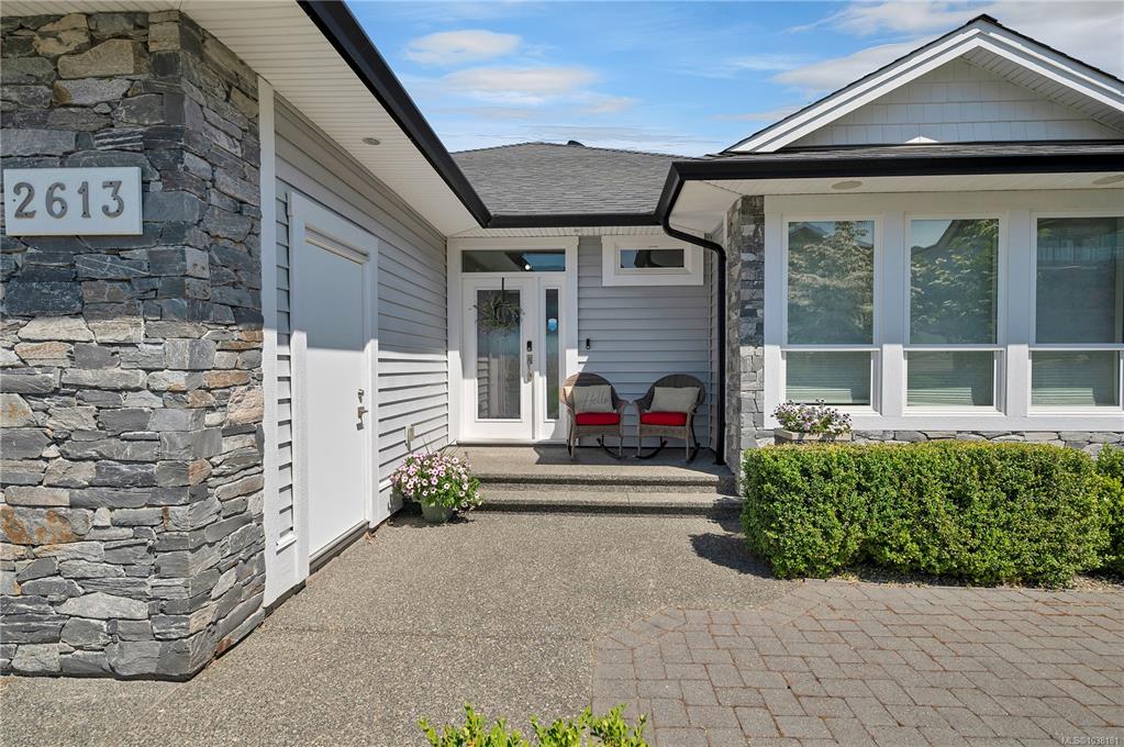 Third View of 2613 Sunderland Rd, Campbell River, BC, V9H 0C9