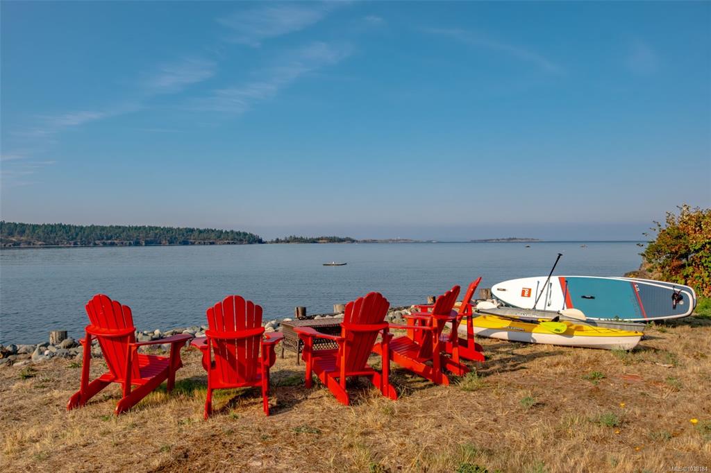 7902 Lantzville Rd, 1038184, BC,