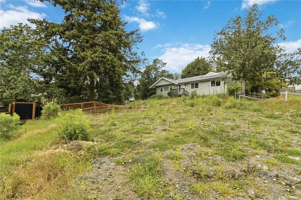 Fourth View of 2204 Burnside Rd W, View Royal, BC, V9B 6J6