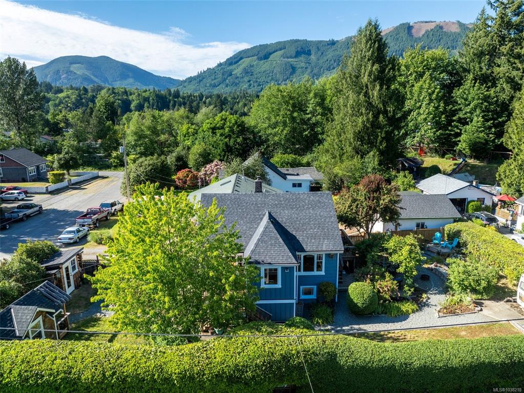 Second View of 37 Cowichan Ave W, Lake Cowichan, BC, V0R 2G0