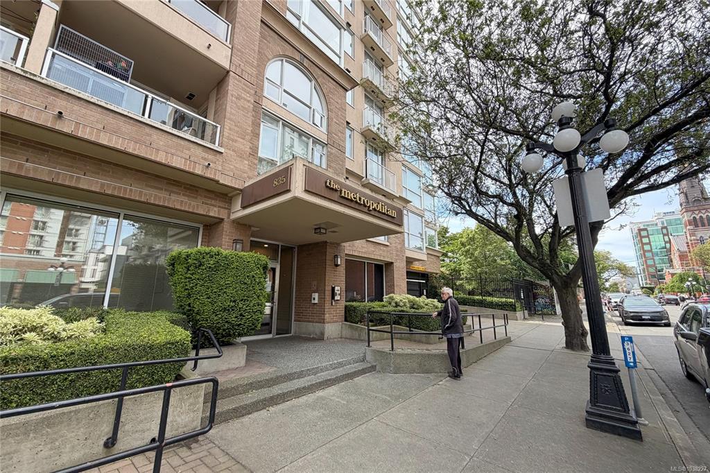 Third View of 835 View St, Victoria, BC, V8W 3W8