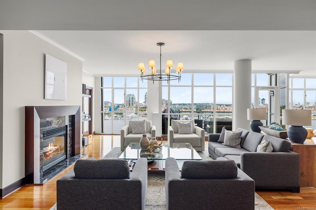 Fifth View of 21 Dallas Rd, Victoria, BC, V8V 4Z9