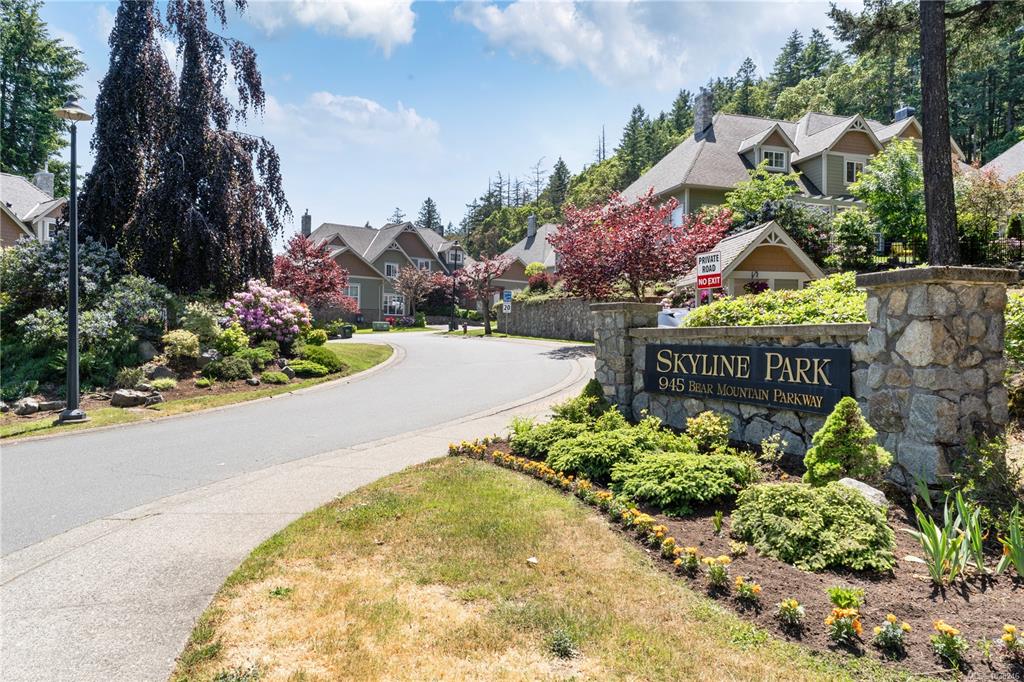 Third View of 945 Bear Mountain Pkwy, Langford, BC, V9B 6T1