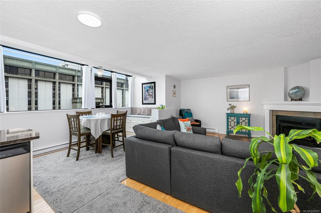 Fifth View of 819 Burdett Ave, Victoria, BC, V8W 1B3