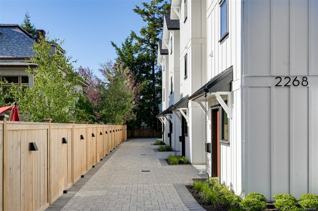 2268 Bowker Ave, 1038285, BC,