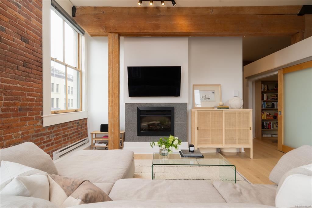 Fifth View of 610 Johnson St, Victoria, BC, V8W 1M4