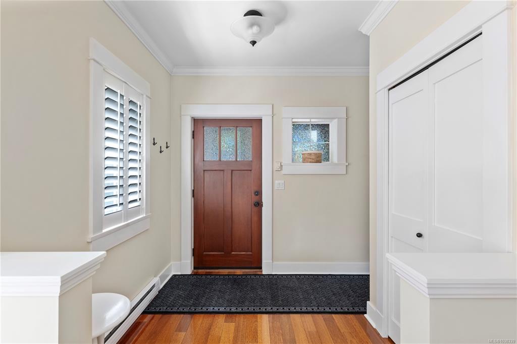 Fourth View of 118 Robertson St, Fairfield, Victoria, BC, V8S 3X1