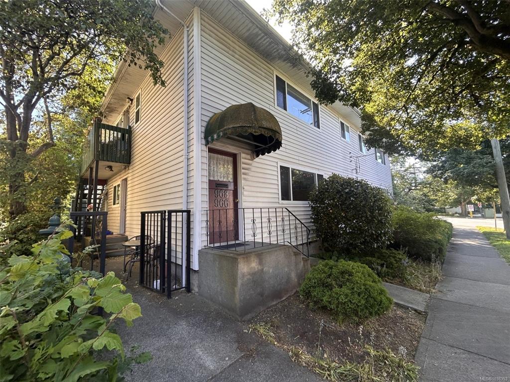 Fourth View of 966 Fairfield Rd, Victoria, BC, V8V 3A4
