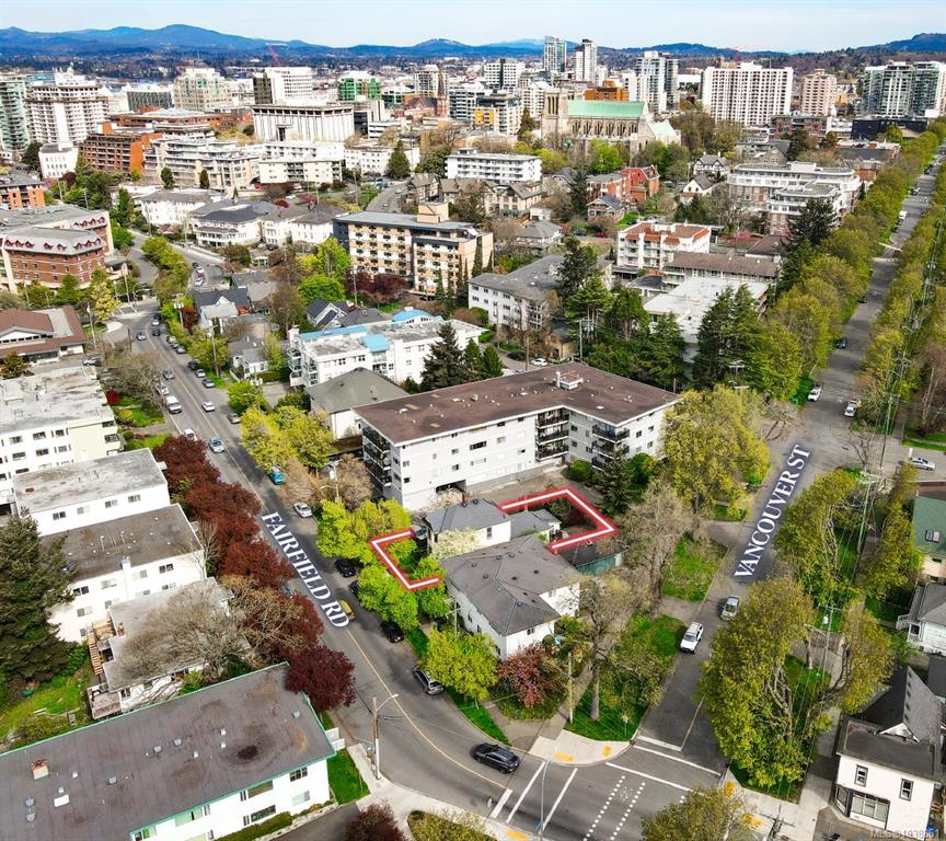 Third View of 962 Fairfield Rd, Victoria, BC, V8V 3A4