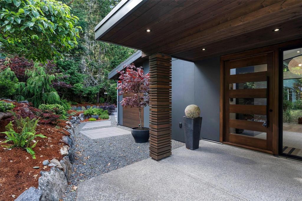 Fifth View of 977 Grandview St, Duncan, BC, V9L 5Y7