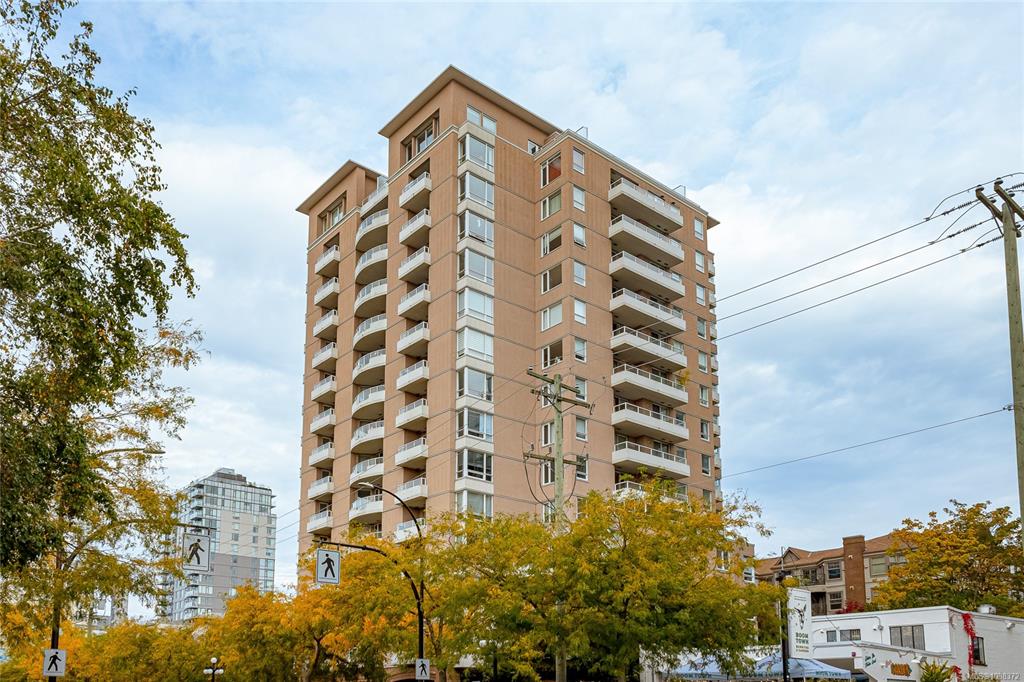 Third View of 930 Yates St, The Manhattan, Victoria, BC, V8V 3M2