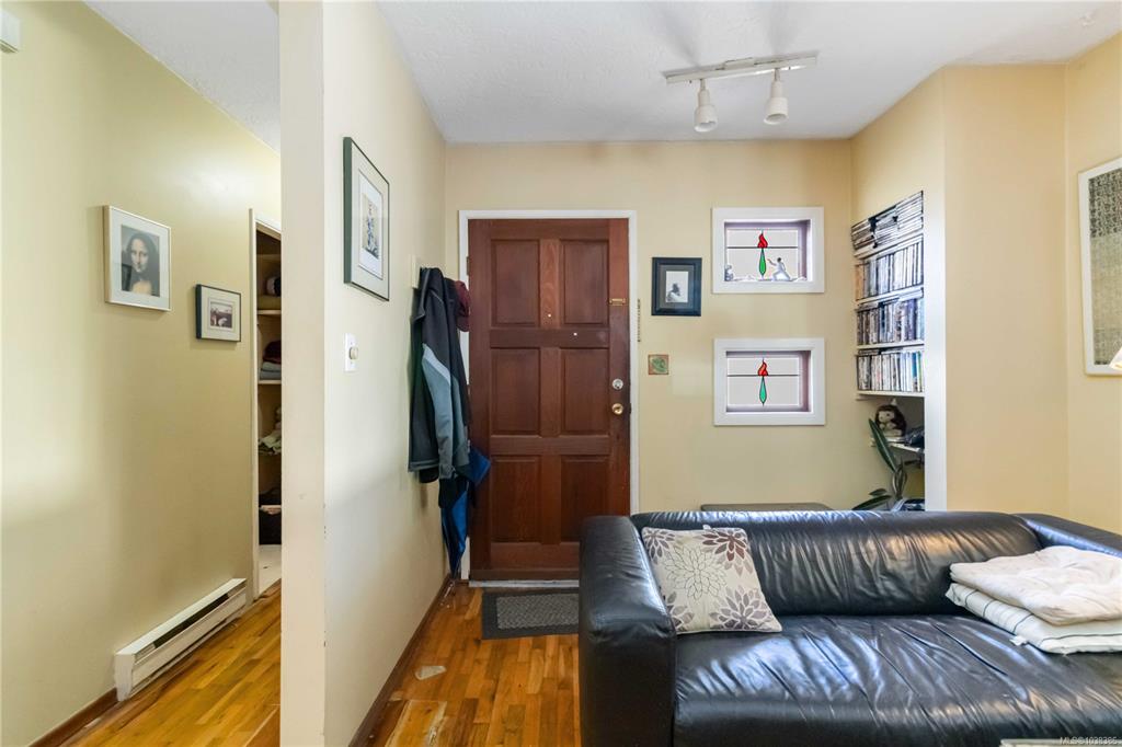 Fourth View of 1415 Lang St, Victoria, BC, V8T 2S6