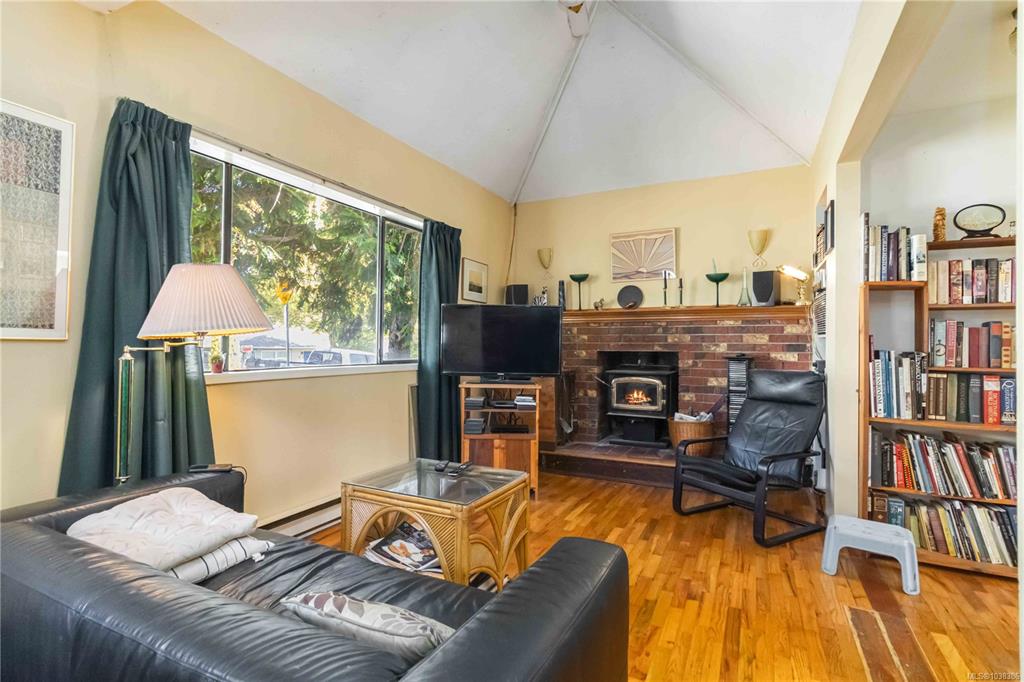 Fifth View of 1415 Lang St, Victoria, BC, V8T 2S6