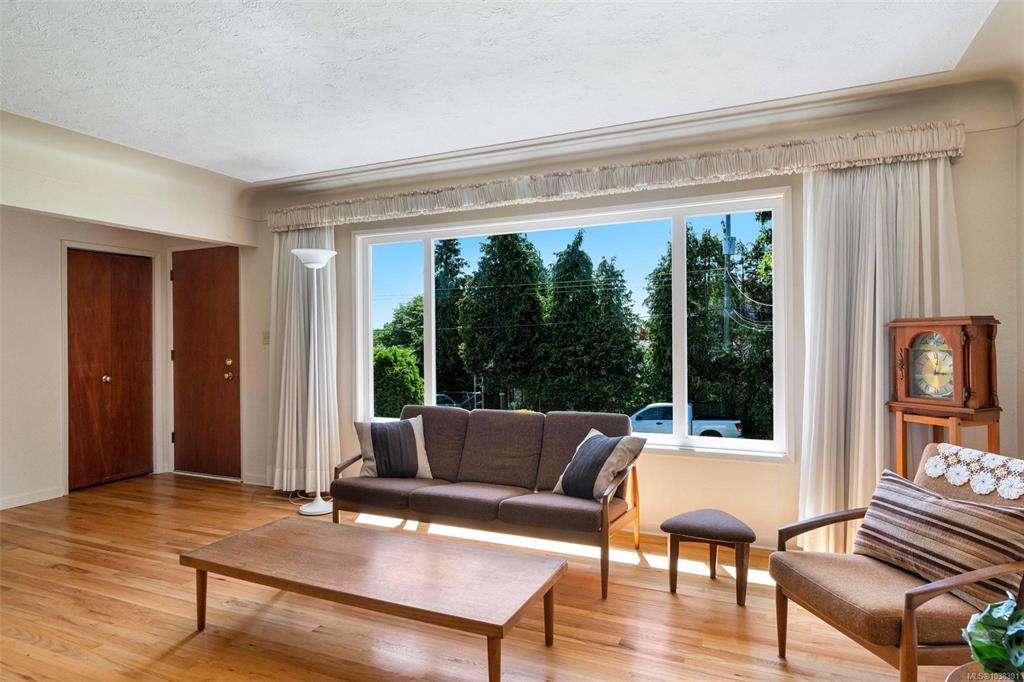 Fifth View of 3973 Livingstone Ave S, Saanich, BC, V8N 3A5