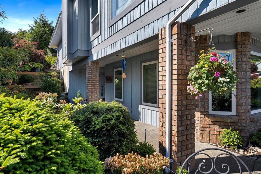 Fifth View of 556 Marine View, Arbutus Ridge, Cobble Hill, BC, V0R 1L1