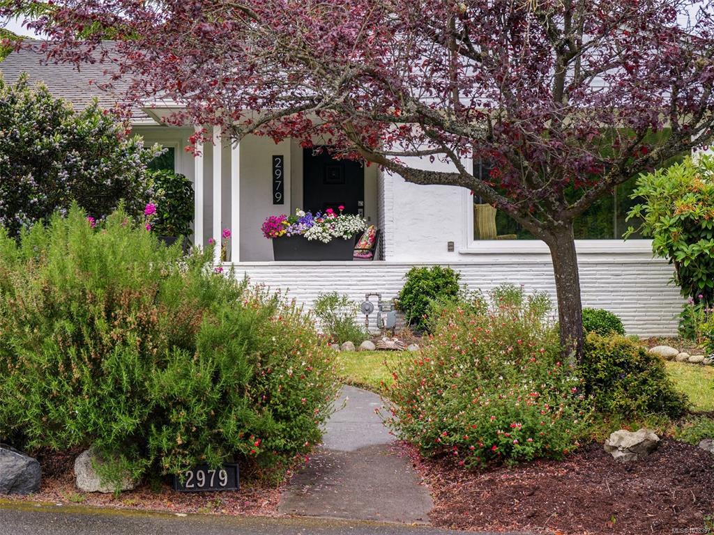 Third View of 2979 Westdowne Rd, Oak Bay, BC, V8R 5G1