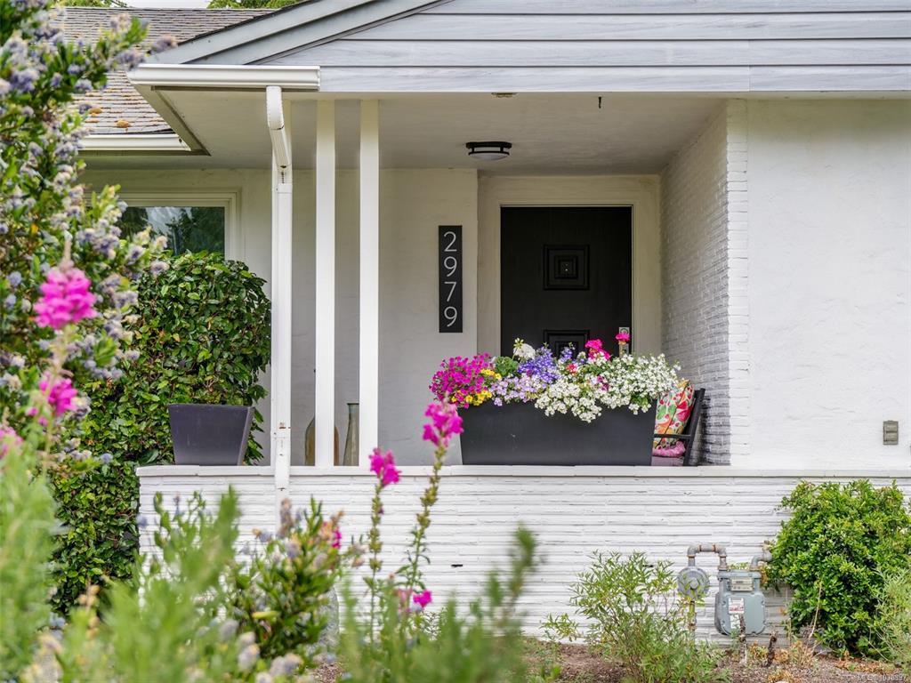 Fourth View of 2979 Westdowne Rd, Oak Bay, BC, V8R 5G1