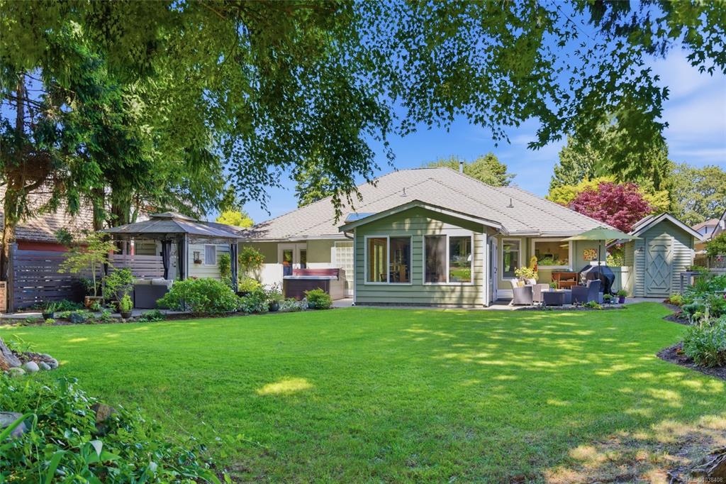 Third View of 1000 Eaglecrest Dr, Qualicum Beach, BC, V9K 1E9