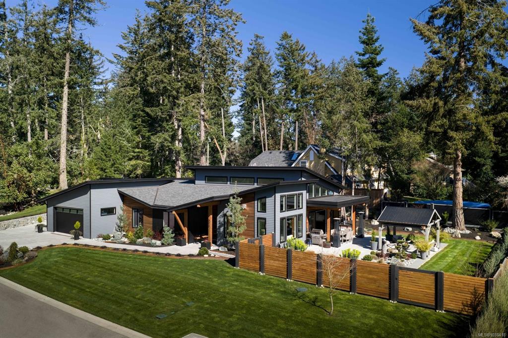 Third View of 593 Downey Rd, North Saanich, BC, V8L 5M6
