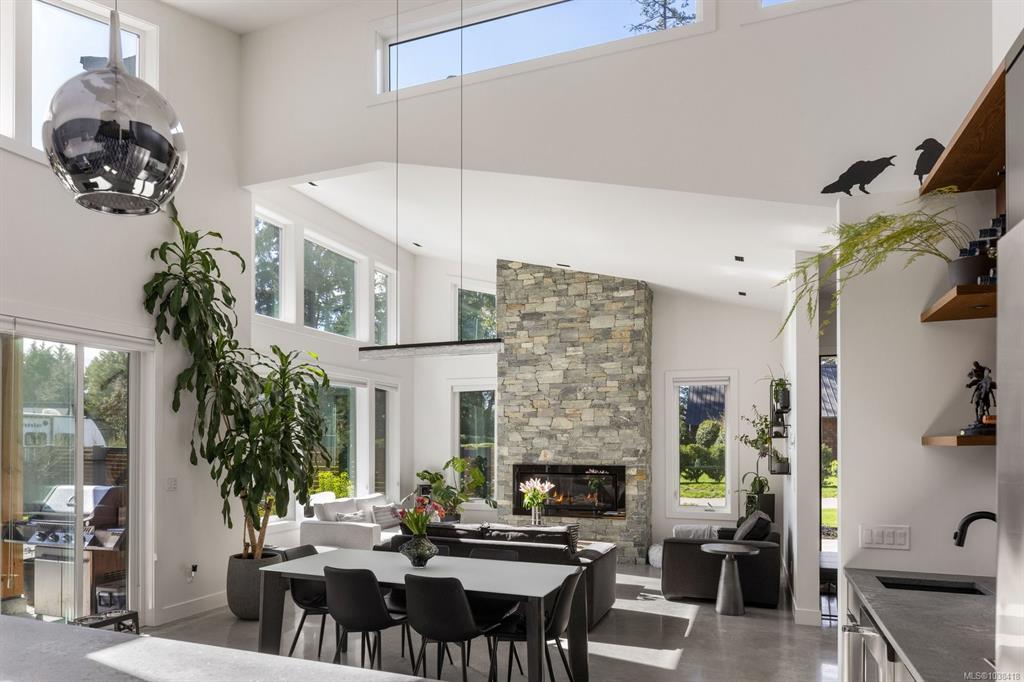 Fifth View of 593 Downey Rd, North Saanich, BC, V8L 5M6