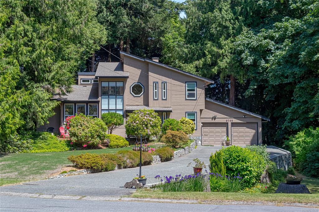 Third View of 8705 Nash Pl, North Saanich, BC, V8L 4G9
