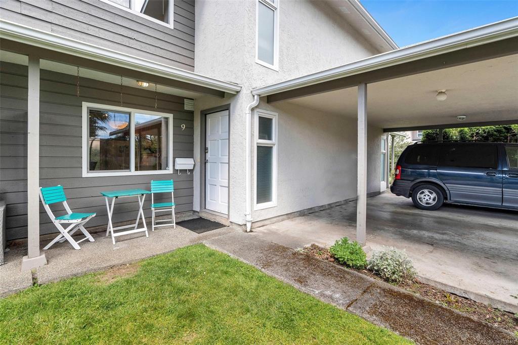 Third View of 400 Culduthel Rd, Saanich, BC, V8Z 1G1