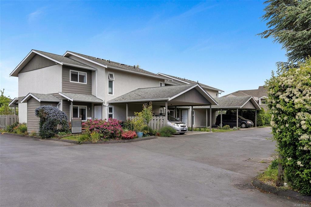 Fourth View of 400 Culduthel Rd, Saanich, BC, V8Z 1G1