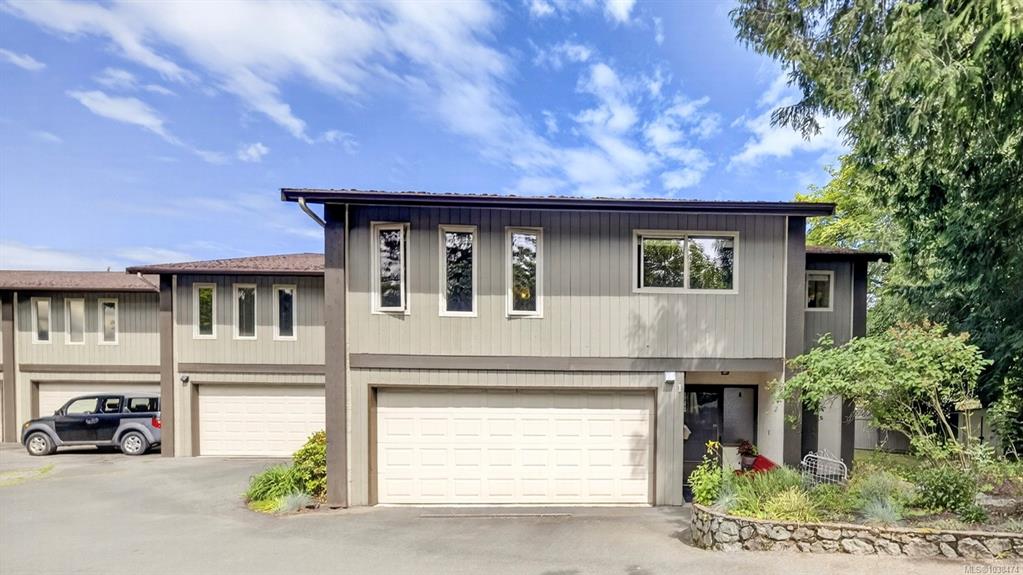 946 Selkirk Ave, 1038474, BC,