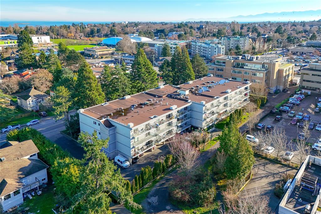 2022 Foul Bay Rd, 1038479, BC,