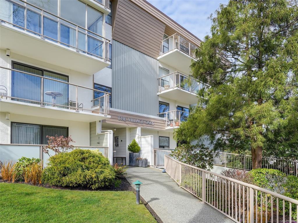 Third View of 2125 Oak Bay Ave, Village Oaks, Oak Bay, BC, V8R 1G1