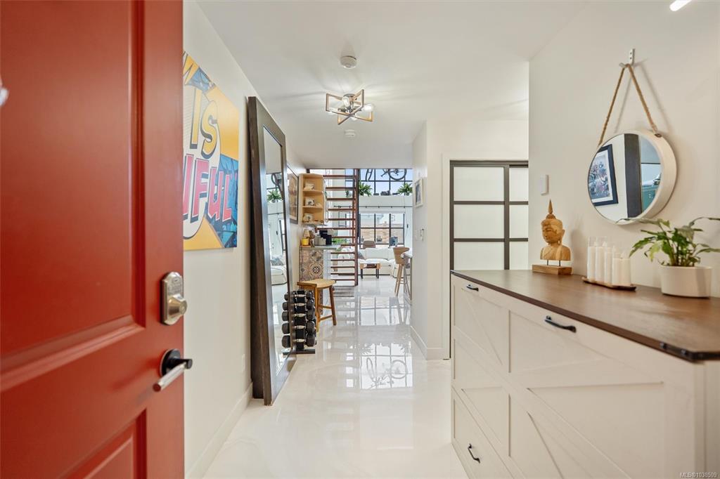 648 Herald St, 1038509, BC,