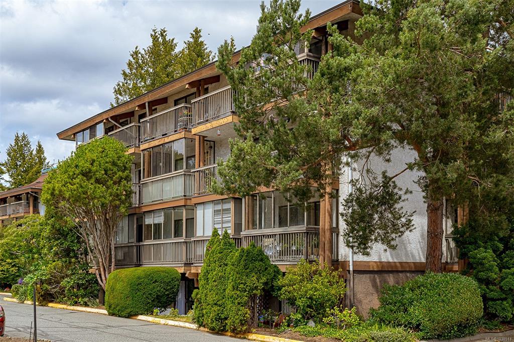 Fourth View of 1009 Mckenzie Ave, Saanich, BC, V9B 4B1