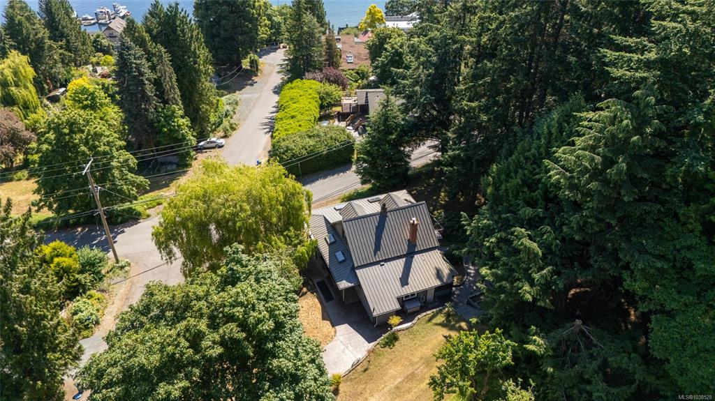 Second View of 1038 Redcap St, Duncan, BC, V9L 5X8