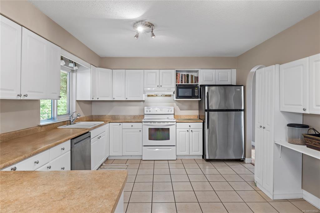 Fifth View of 1524 Pacific Cres, Parksville, BC, V9P 1X6