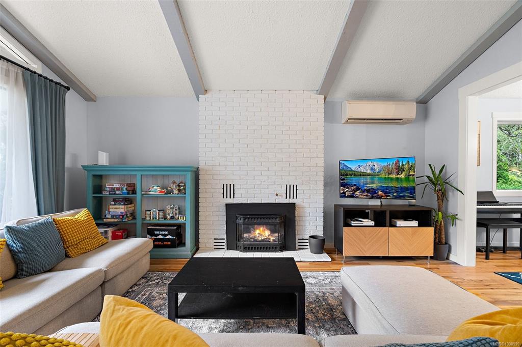 Fifth View of 4143 Cedar Hill Rd, Saanich, BC, V8N 3C2