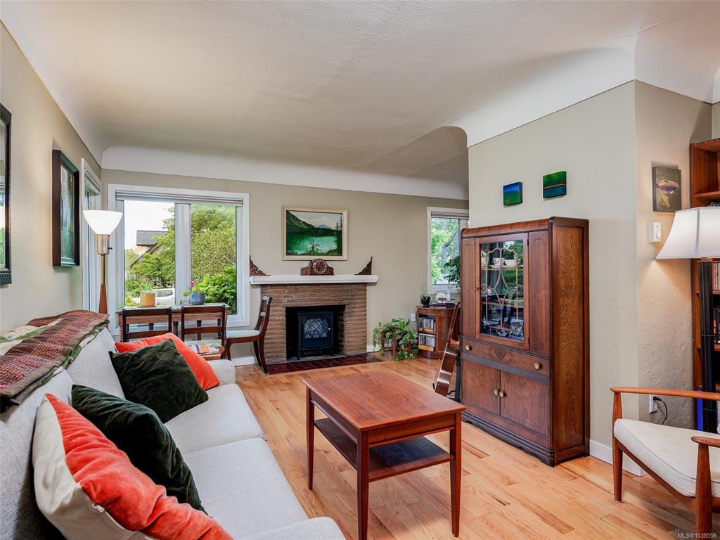 Third View of 2528 Forbes St, Victoria, BC, V8R 4B8