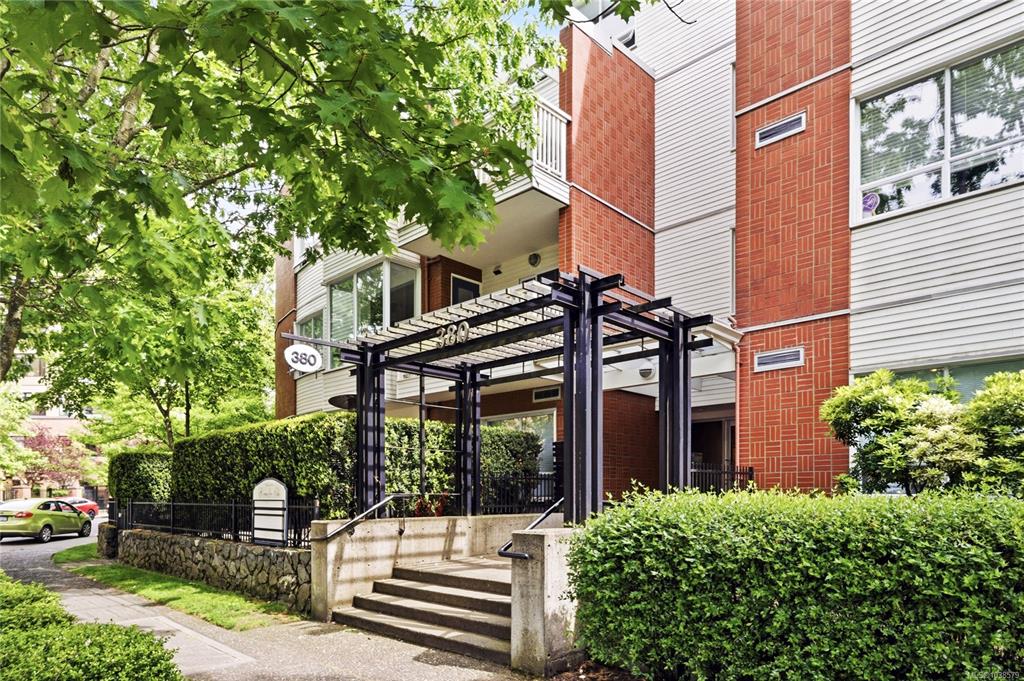 380 Waterfront Cres, 1038579, BC,
