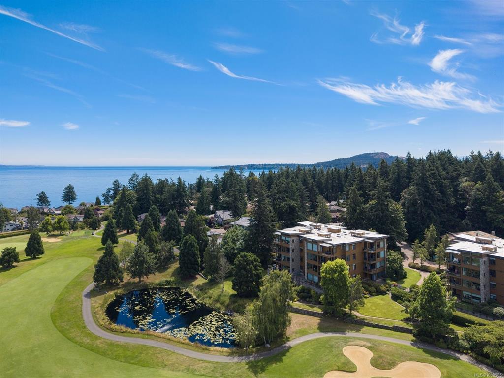 Third View of 5327 Cordova Bay Rd, Mattick's Green, Saanich, BC, V8Y 2L3