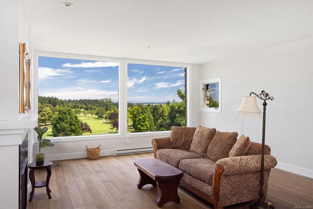 Fifth View of 5327 Cordova Bay Rd, Mattick's Green, Saanich, BC, V8Y 2L3