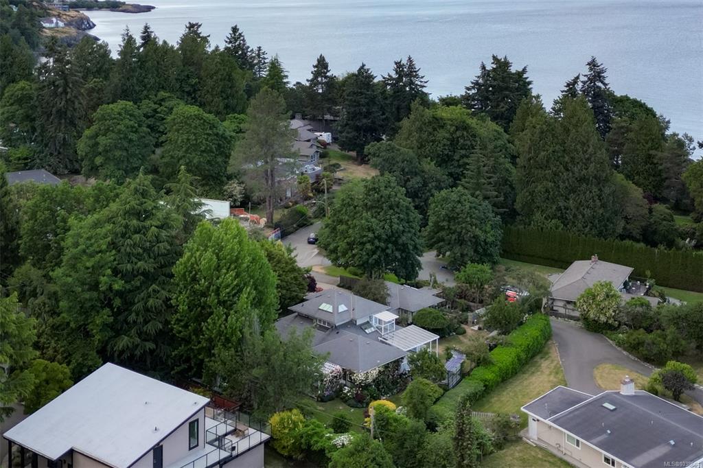 4005 Locarno Lane, 1038604, BC,