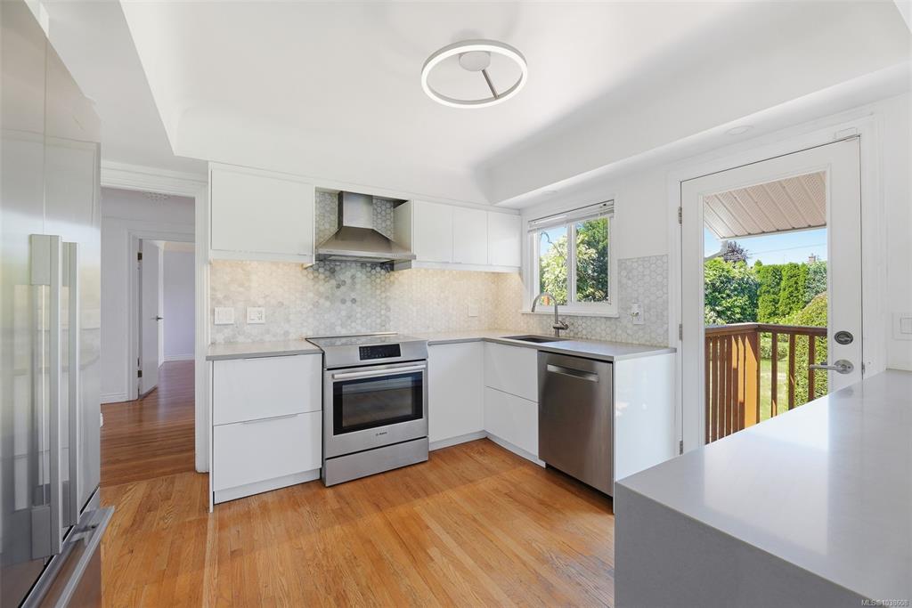 Third View of 3026 Larkdowne Rd, Oak Bay, BC, V8R 5N2