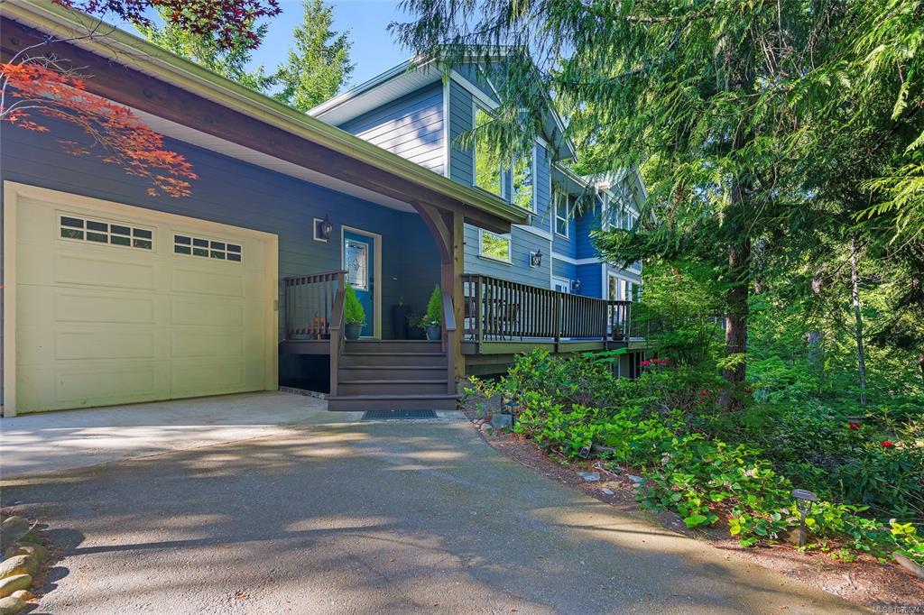 Fifth View of 1571 Meadowood Way, Qualicum Beach, BC, V9K 1K1