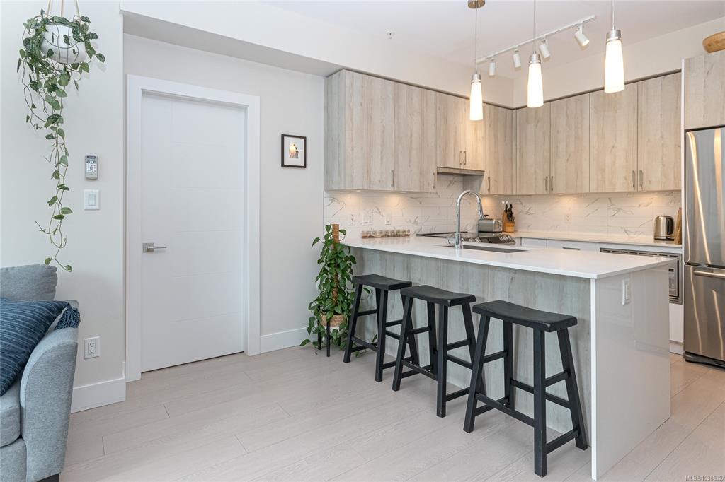 Fourth View of 1450 Glentana Rd, View Royal, BC, V9A 2P8