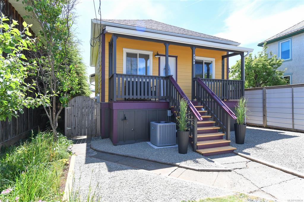 2753 Maryport Ave, 1038634, BC,