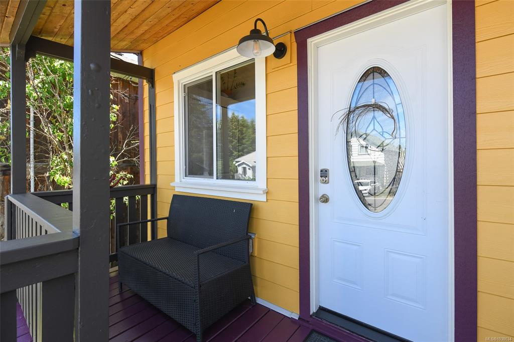 Third View of 2753 Maryport Ave, Cumberland, BC, V0R 1S0