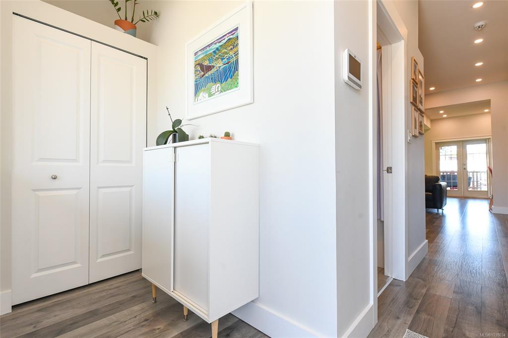 Fourth View of 2753 Maryport Ave, Cumberland, BC, V0R 1S0