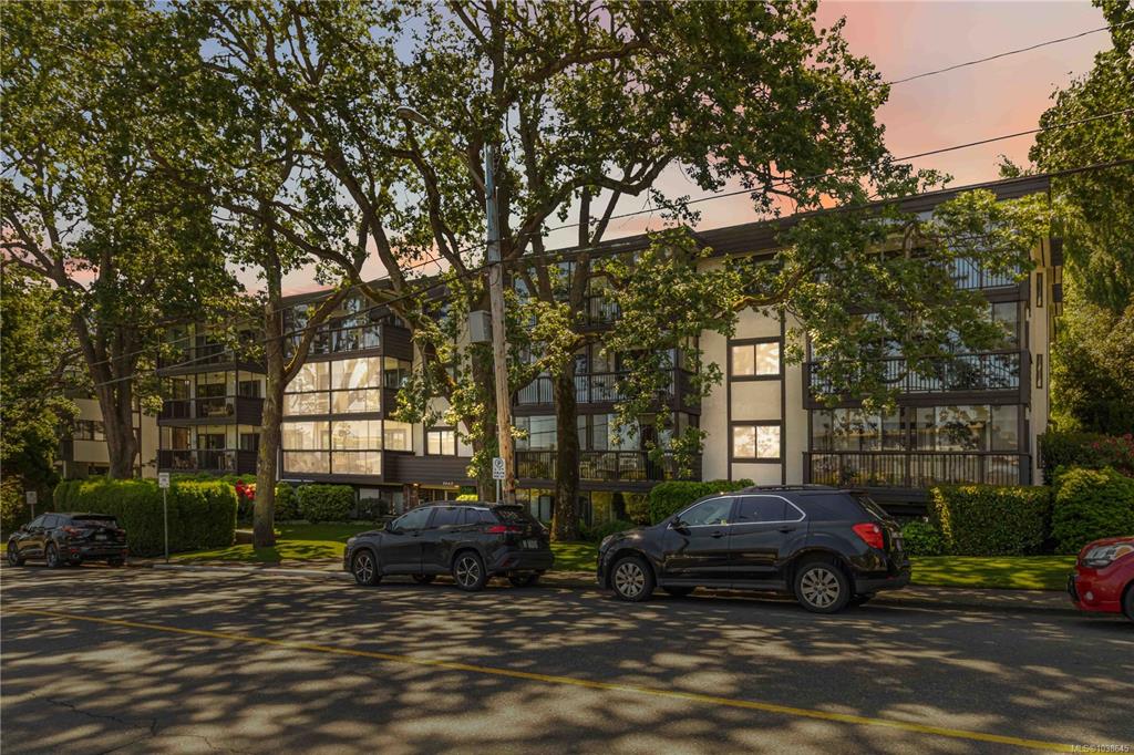 1665 Oak Bay Ave, 1038645, BC,