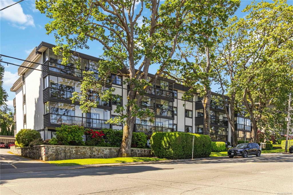 Fourth View of 1665 Oak Bay Ave, Victoria, BC, V8R 1B5