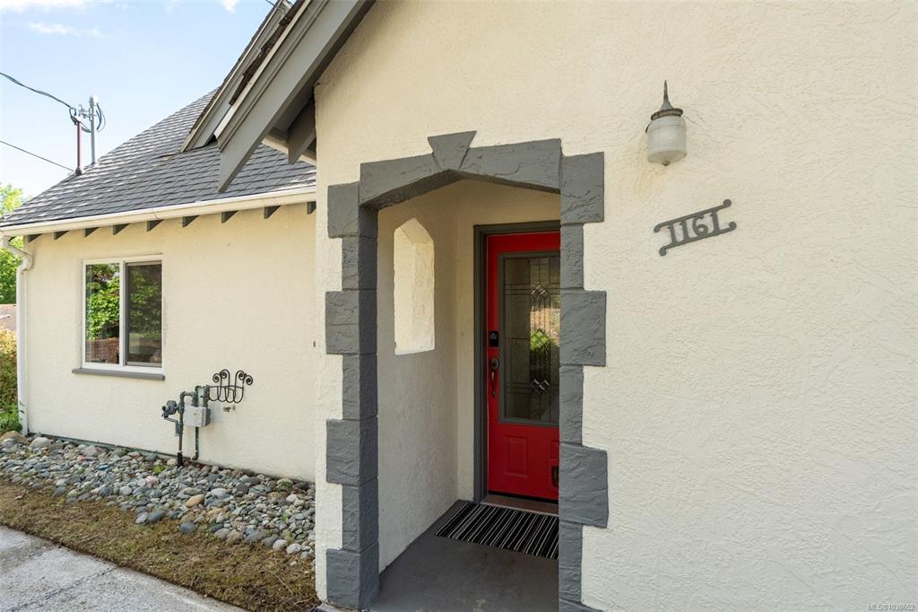 Fifth View of 1161 Clovelly Terr, Saanich, BC, V8P 1V7