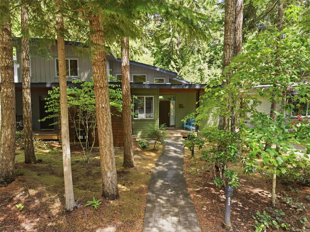 1059 Tanglewood Pl, 1038654, BC,
